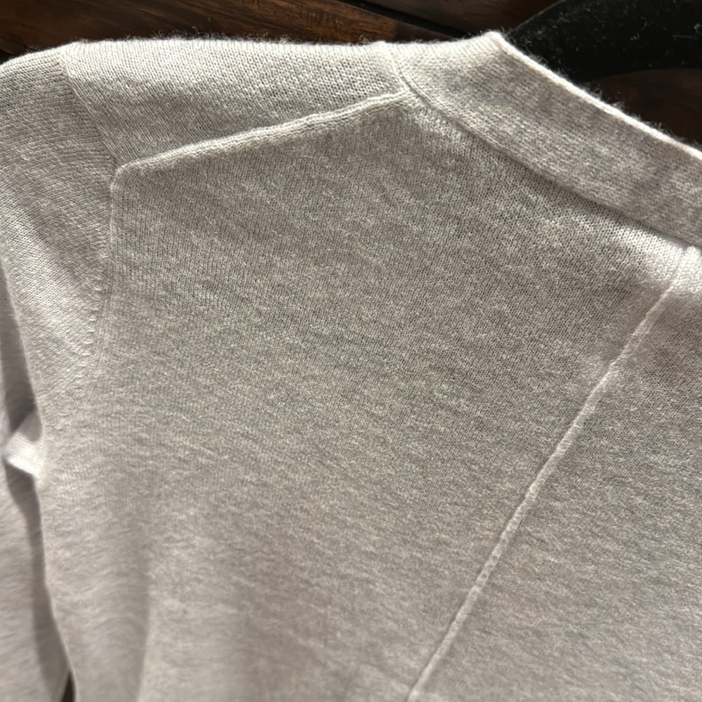 NWT - Skims Featherweight Cashmere Cardigan - Light Grey - Picture 7 of 7